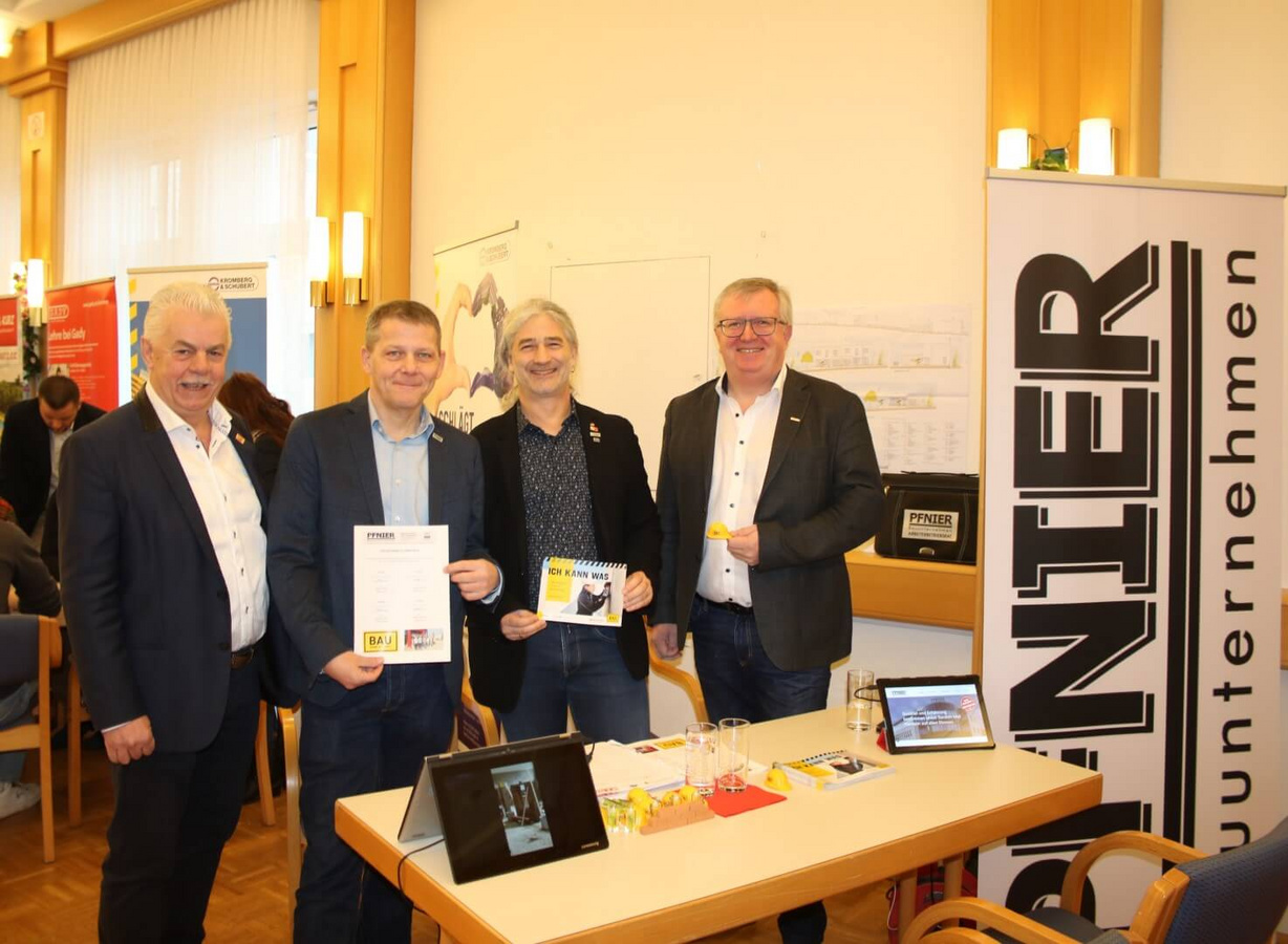 Infostand der Pfnier & Co GmbH beim Lehrlingscasting im Rathaus Oberpullendorf