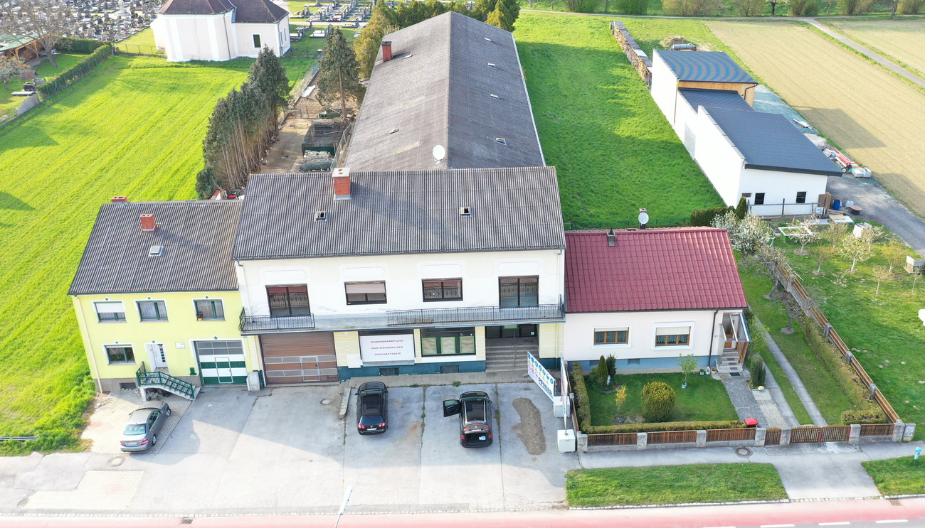Aus der Korbwarenhalle Böhm wurde das neue Gemeindezentrum Piringsdorf.